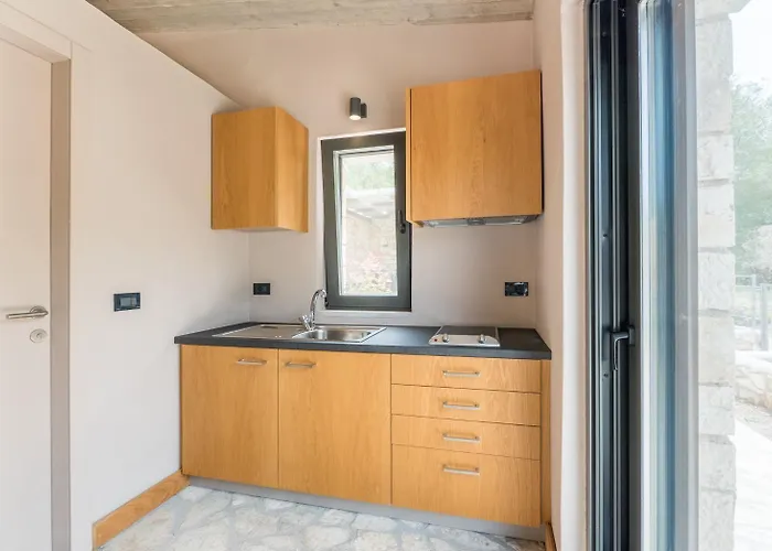 Paxoi - Adult-only * Gaios